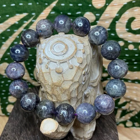 Bloodshot Iolite 13mm - Picture 4 of 5